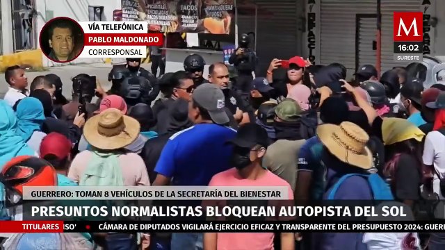 Presuntos normalistas de Ayotzinapa bloquean Autopista del Sol
