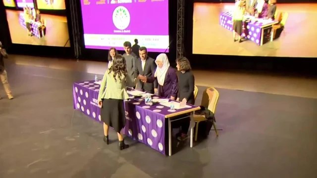 İstanbul Kongresinde Konuşan Hedep Eş Genel Başkanı Tülay Hatimoğulları'ndan Yerel Seçim Mesajı: Bizi Görmezden Gelmelerine de Kayyum Atamalarına da...