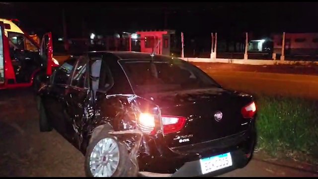 Quatro pessoas ficam feridas após colisão entre carros na BR-369