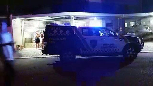 Populares percebem que vizinha estava sendo agredida, invadem residência e detêm agressor