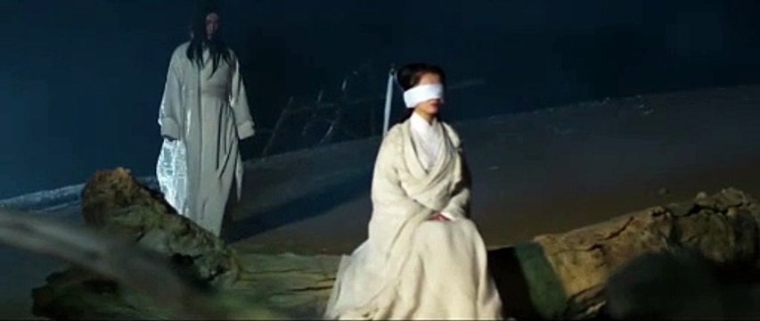 Zhen Zhibing blindfolded Xiaolongnü and took advantage of the opportunity 甄志丙蒙住小龍女的眼睛，乘虛而入 The Return of the Condor Heroes 神鵰俠侶 小龍女 The little dragon girl Xiaolongnü