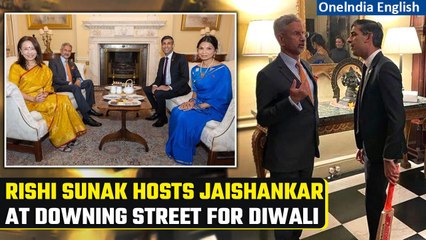 Download Video: EAM S Jaishankar meets Rishi Sunak in London, gifts bat signed by Virat Kohli | Oneindia News