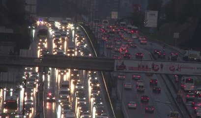 İstanbul’da sağanak etkisini gösterdi, trafik yoğunluğu yüzde 80'e ulaştı