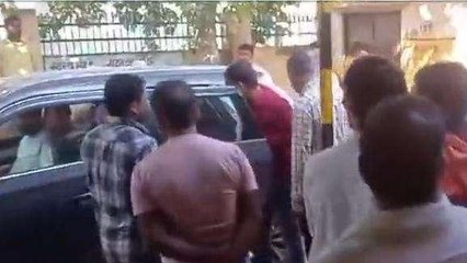 धौलपुर: सड़क किनारे चल रहे दंपति को अज्ञात वाहन ने मारी टक्कर, पत्नी की मौत पति घायल