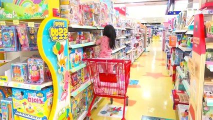 Boram bermain dengan Ayah di Supermarket Hide and Seek with Dad