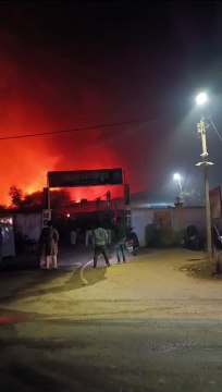 दीपावली की रात भीषण आग से एसएलआरएम सेंटर जलकर खाक, बुझाने में लगा 30 दमकल पानी, थाना भी कराया गया खाली