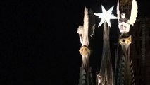 La Sagrada Familia ilumina las cuatro torres de los Evangelistas
