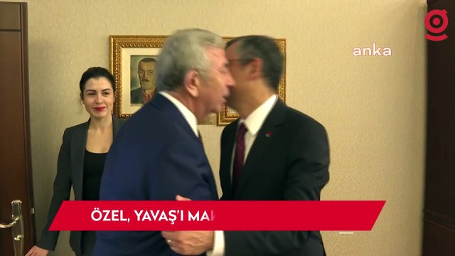 CHP Genel Başkanı Özgür Özel, Mansur Yavaş'ı CHP Genel Merkezi'ndeki makamında kabul etti