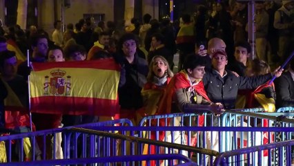 Sin incidentes en la décima noche de protestas ante la sede del PSOE en Madrid
