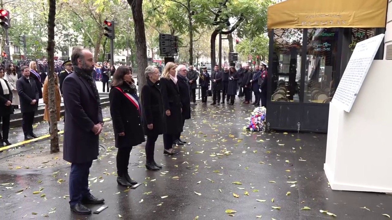 Attentats du 13-Novembre: Élisabeth Borne et Anne Hidalgo rendent un dernier hommage aux victimes du Bataclan, où 90 personnes sont mortes en 2015