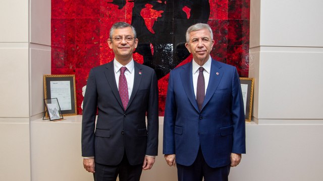 Özgür Özel ile Mansur Yavaş bir araya geldi