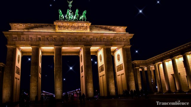 Berlin Brilliance: Brandenburg Gate Ambience - A Captivating Urban Experience!