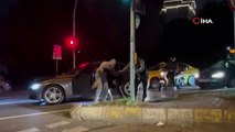 Yol verme tartışması caddeyi ringe çevirdi! Taksici ile araç sürücüsü birbirine girdi