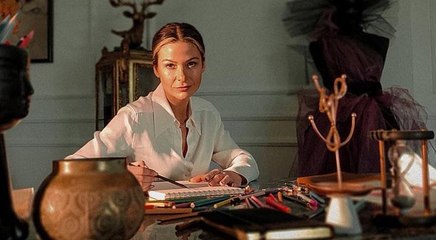 باميلا الكيك «بابتسامة حزينة» تودع كريستال