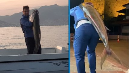 Alanya'da amatör balıkçı oltayla tuttuğu 160 santimetrelik ‘Akya’yı zor taşıdı