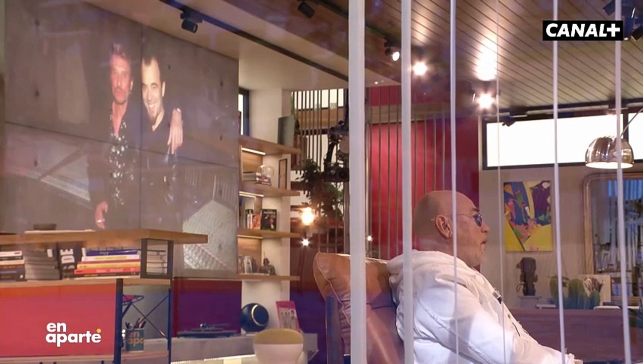 EXCLU VIDÉO - Pascal Obispo revient avec émotion sur son amitié avec Johnny Hallyday : "J’étais aussi sauvage que lui"