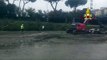 Prato, auto rimosse dal fiume Bisenzio dopo l'alluvione. L'intervento dei vigili del fuoco