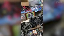 فيديو: بعض من سلاح فلسطيني ومواد متفجرة ولباس عسكري تقول إسرائيل إنها عثرت عليه في أحد بيوت غزة