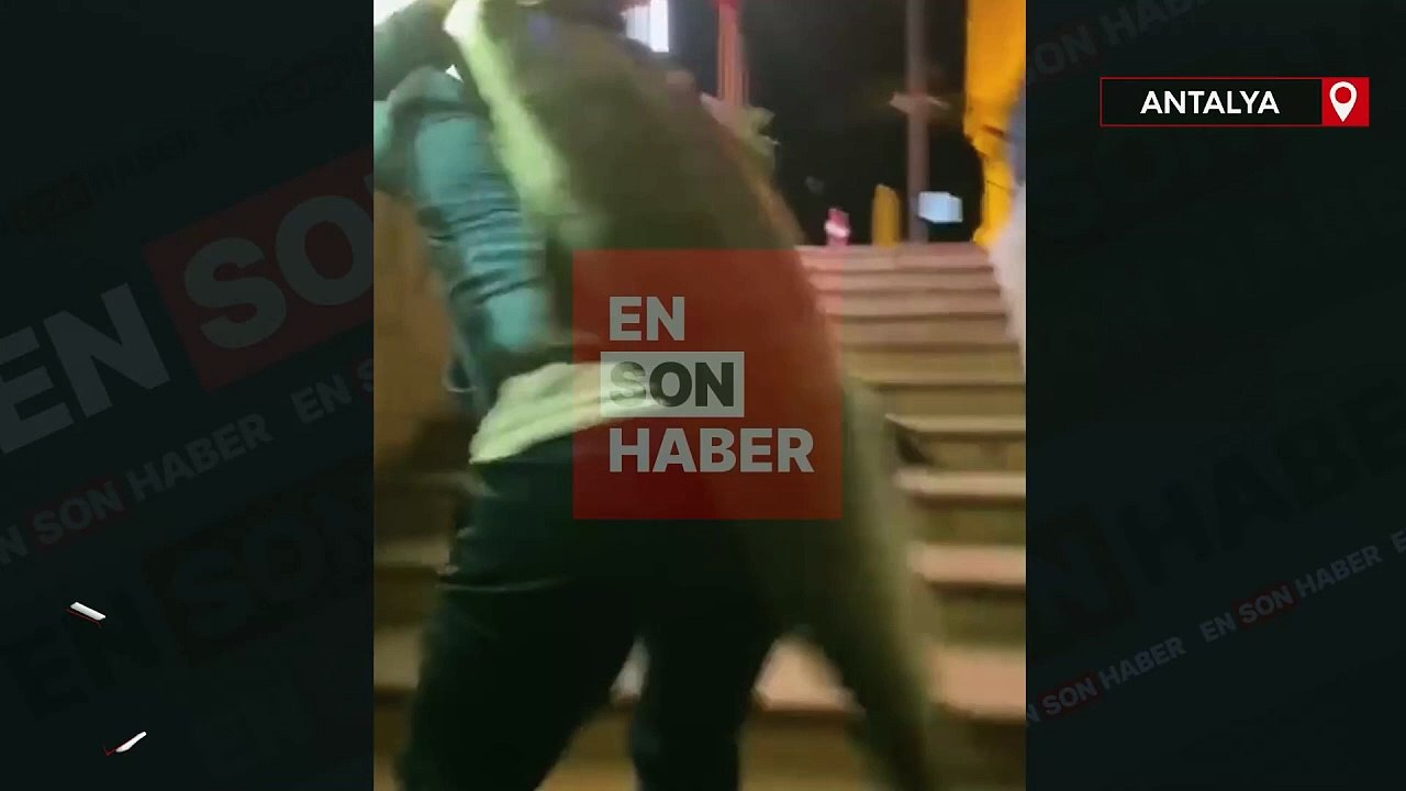 Antalya'da amatör balıkçı, olta ile boyu kadar balık yakaladı