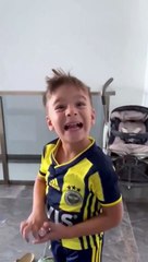 Dışarıya çıkmak için tüm ikna kabiliyetini kullanan ufaklık ve tam izin almışken ihtiyaç molasına tekrar eve girmesi 