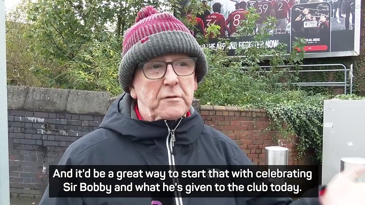 Manchester United and England bid final farewell to Bobby Charlton