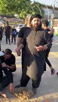 اثناء حج البهايم يعطونهم حشيش فأي بشر هؤلاء واي دين هذا واي مذهب هذا واي كذب ودجل يعيشونه اللهم لك الحمد على نعمة العقل والدين