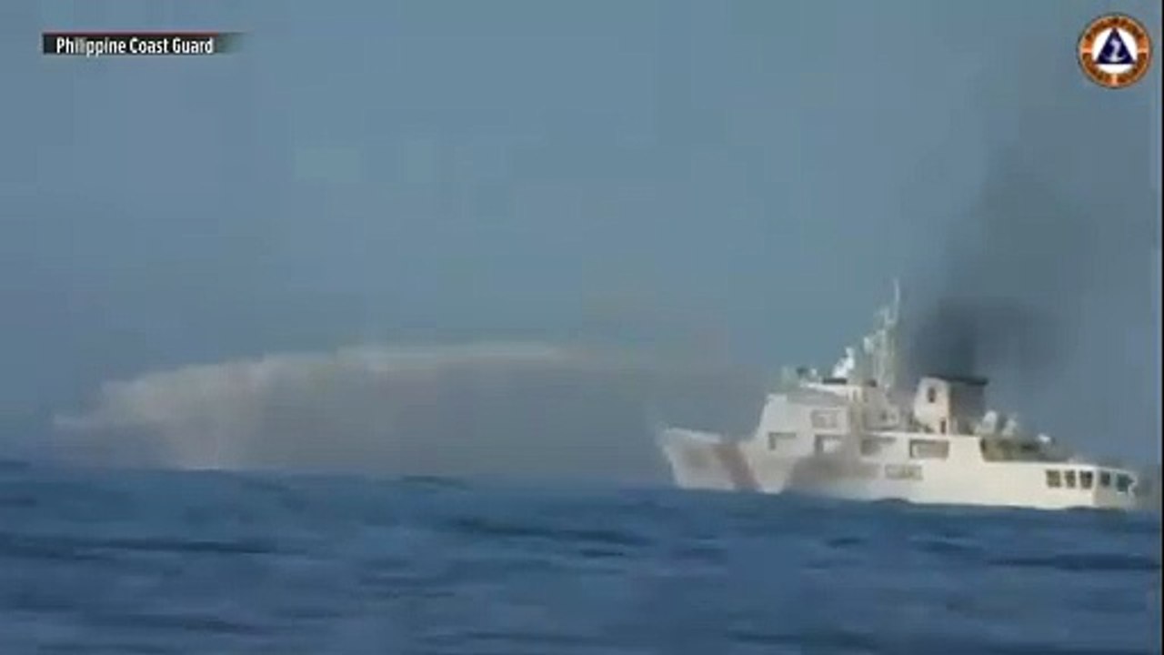 WATCH__China_fires_water_cannon_on_PH_ship_en_route_to_Ayungin___ABS-CBN_News(720p)