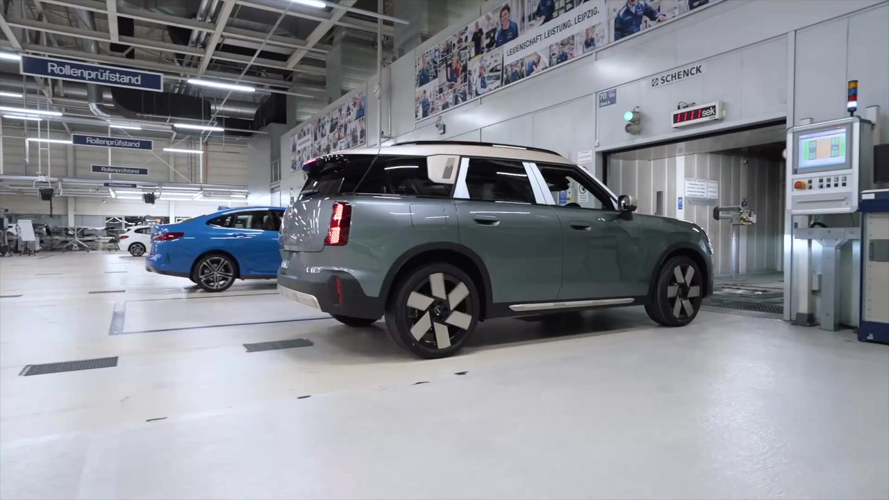 Produktion des MINI Countryman im BMW Group Werk Leipzig