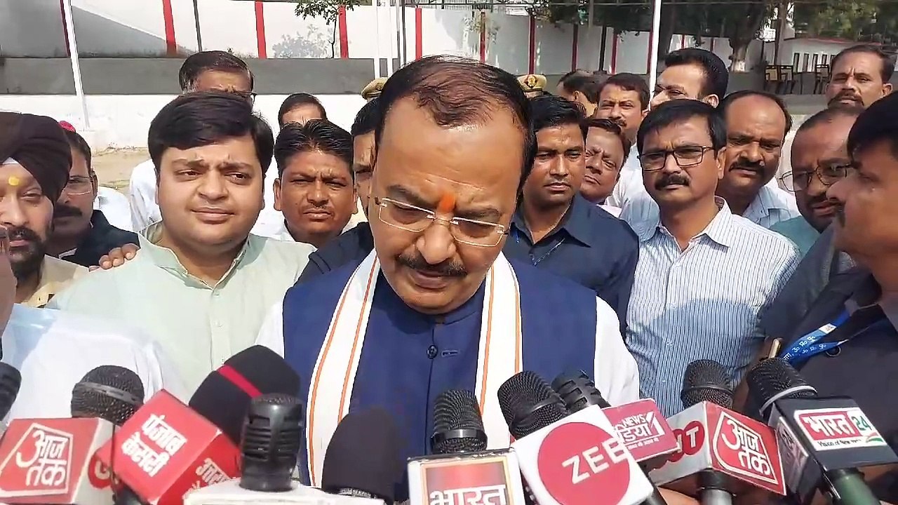 Video Story: डिप्टी सीएम केशव प्रसाद मौर्य बोले- जो अखिलेश लिखकर देते हैं, वहीं स्वामी प्रसाद बोलते हैं