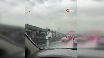 Yabancı uyruklu bir kişi İstanbul'da E-5'i birbirine kattı