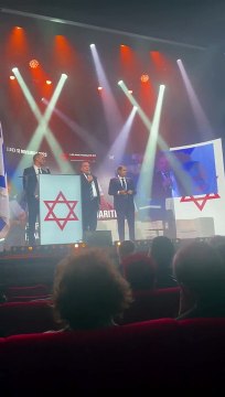 Le message très fort hier soir du président du consistoire israélite de Paris: Les juifs ne doivent pas avoir peur. Personne ne nous empêchera de porter une kippa sur la tête, d'aller à la synagogue - VIDEO