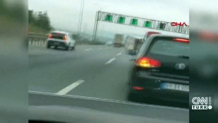 Kontrolden çıkan TIR zincirleme kazaya neden oldu