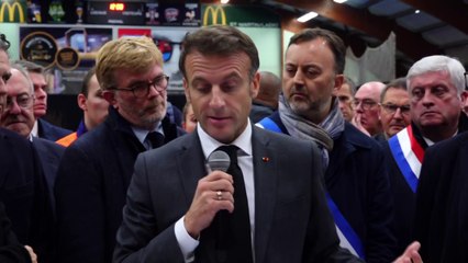Inondations dans le Pas-de-Calais: Emmanuel Macron annonce la mise en place d'un "fonds de soutien pour les collectivités de 50 millions d'euros"