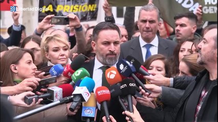 Abascal se querella contra Sánchez en el Supremo