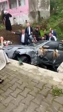 Faciadan kıl payı kurtuldular, büyük korku yaşayan gelin yere çöküp hüngür hüngür ağladı