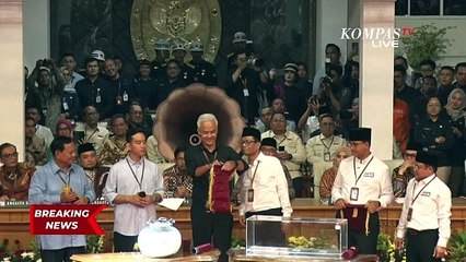 Dapat Nomor Urut 3 di Pilpres 2024, Ganjar Langsung Pose Salam Metal!