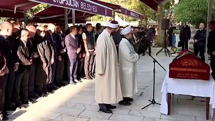 Erdoğan, Hacer Coşan'ın tabutuna omuz verdi