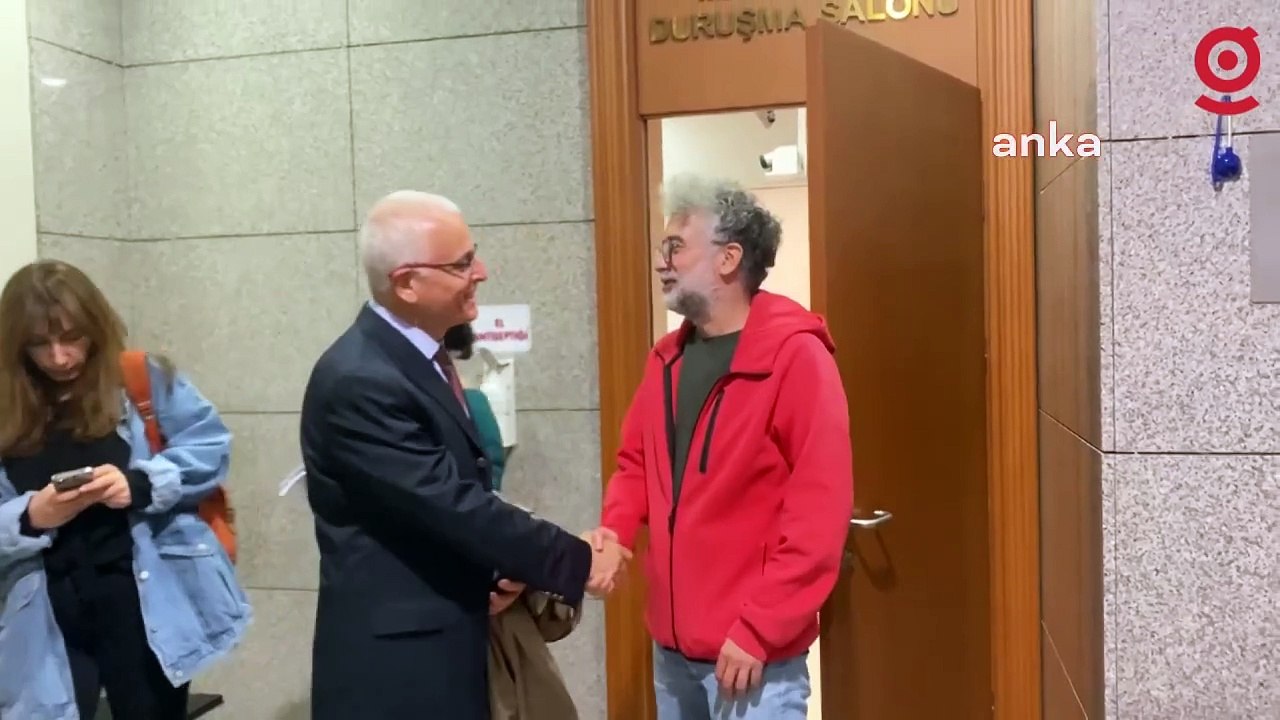 Gazeteci Merdan Yanardağ, “Cumhurbaşkanına hakaret” suçundan yargılandığı davada beraat etti