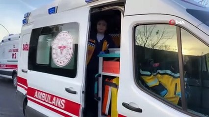 Kocaeli'de otomobil minibüse çarptı, 1 kişi yaralandı