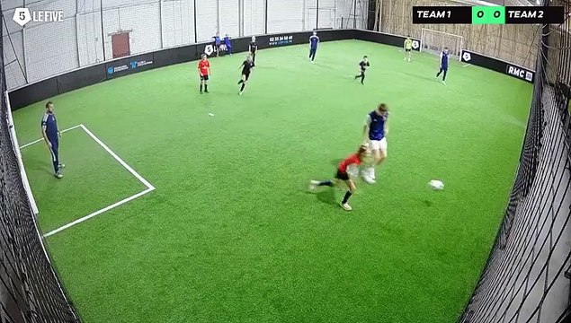 Pierre 5 25/10 à 11:55 - Football Terrain 6 (LeFive Rouen)