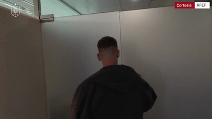 DANI OLMO visita a la SELECCIÓN tras su OPERACIÓN