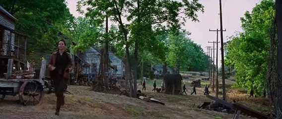 The Hunger Games (2012 Movie) - Official Theatrical Trailer - Jennifer Lawrence & Liam Hemsworth