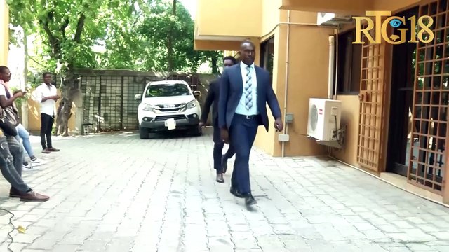 Asasinay prezidan Jovenel Moïse.- Ex. Senatè Sid Hervé Foucand kouri pou pa reponn kesyon jounalis.