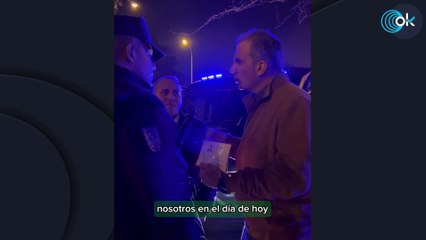 Ortega Smith tras mostrar su credencial de diputado a los antidisturbios de Ferraz: «Vamos a observaros»