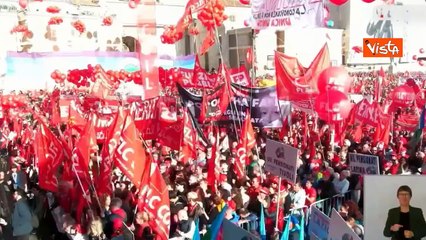 Sciopero Cgil e Uil, presidente associazione studentesca fischiata durante l'intervento