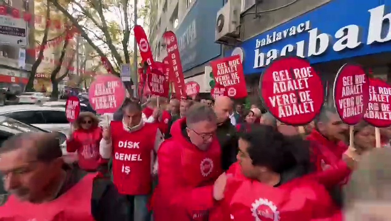 "Gelirde Adalet, Vergide Adalet" talebiyle yürüyüş başlatan DİSK heyeti Ankara merkeze ulaştı