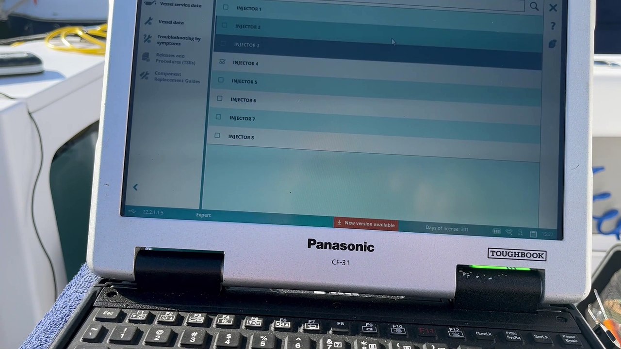 Outboard Engine Survey of Twin Yamaha 425 XTO Outboard Engines