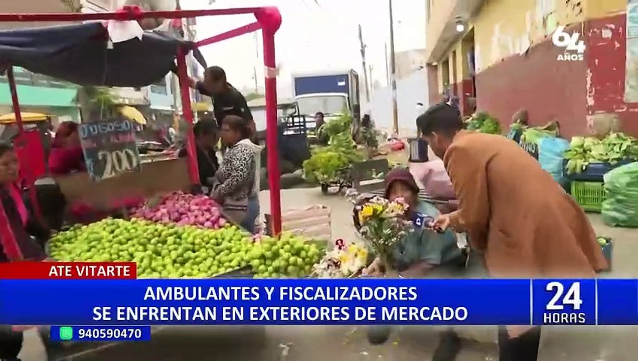Ate: ambulante lanza bomba molotov a vehículo municipal durante operativo contra el comercio informal