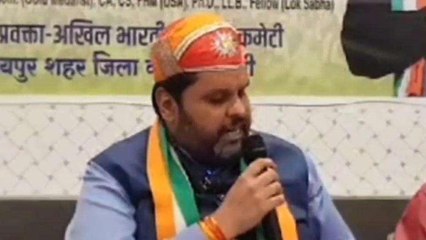 उदयपुर: कांग्रेस प्रत्याशी ने राज्यपाल कटारिया पर साधा निशान, बोले - पद छोड़ दे, जानें क्यो