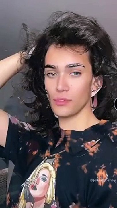 Mujer trans se enoja con Inteligencia Artificial de TikTok porque la detecta como hombre